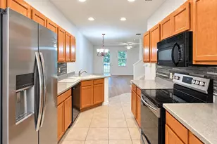 3880 82nd Ave Cir E, Sarasota, FL 34243 - Photo 6