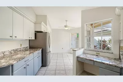 3944 Lyndhurst Court, Sarasota, FL 34235 - Photo 10