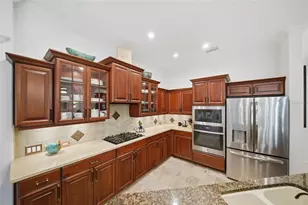 6914 Treymore Ct, Sarasota, FL 34243 - Photo 14