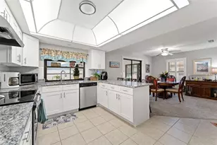 3004 Vivienda Dr, Bradenton, FL 34207 - Photo 10
