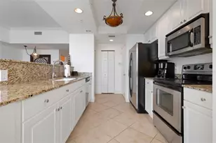 800 N Tamiami Trl, Sarasota, FL 34236 - Photo 12