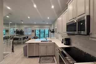 5544 Cannes Cir, Sarasota, FL 34231 - Photo 6