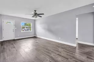 2211 21st St W, Bradenton, FL 34205 - Photo 8