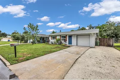2211 21st Street W, Bradenton, FL 34205 - Photo 2