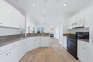 6998 Superior St Cir, Sarasota, FL 34243 - Photo 14