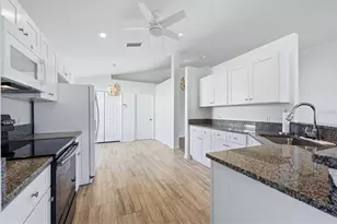 6998 Superior St Cir, Sarasota, FL 34243 - Photo 16