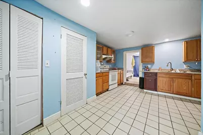 2922 Sample Loop, Tampa, FL 33619 - Photo 10