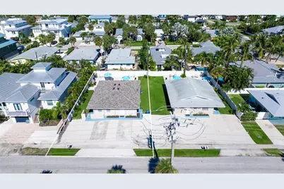 210 66th Street, Holmes Beach, FL 34217 - Photo 4
