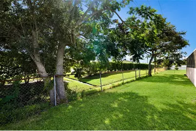 3327 S Lockwood Ridge Road, Sarasota, FL 34239 - Photo 12