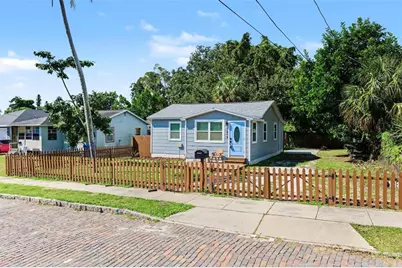1815 12th Street S, Saint Petersburg, FL 33705 - Photo 2