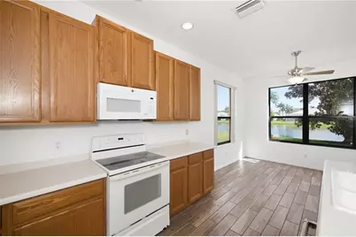 8013 Stirling Falls Circle, Sarasota, FL 34243 - Photo 12