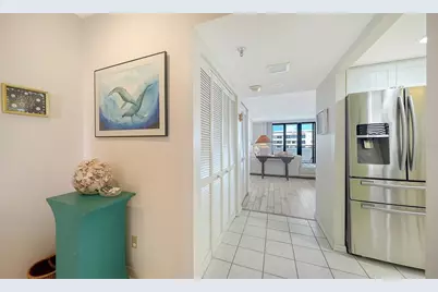 1425 Gulf Of Mexico Drive #D-405, Longboat Key, FL 34228 - Photo 6