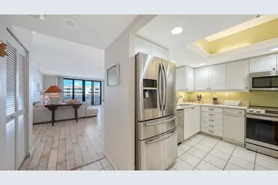 1425 Gulf Of Mexico Drive #D-405, Longboat Key, FL 34228 - Photo 12