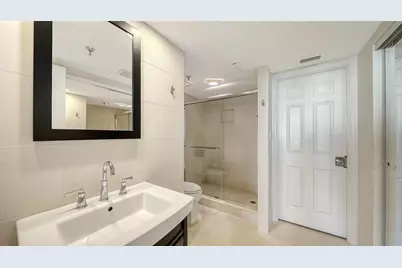 1425 Gulf Of Mexico Drive #D-405, Longboat Key, FL 34228 - Photo 30