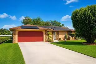 2074 W Hibiscus Rd, Avon Park, FL 33825 - Photo 1
