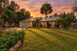4250 King Richard Ln, Sarasota, FL 34232 - Photo 2