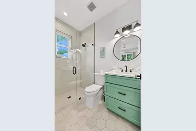 104 5th Street S, Bradenton Beach, FL 34217 - Photo 28