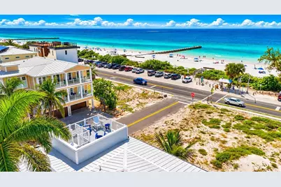 104 5th Street S, Bradenton Beach, FL 34217 - Photo 4