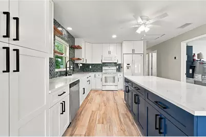 4457 Gallup Avenue, Sarasota, FL 34233 - Photo 10