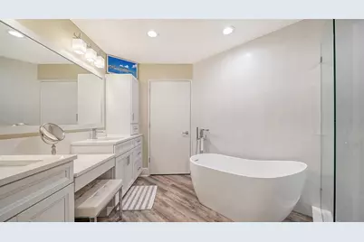 3070 Grand Bay Boulevard #645, Longboat Key, FL 34228 - Photo 14