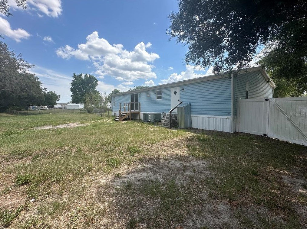 8609 Indian Rdg Way, Lakeland FL  33810-0330 exterior