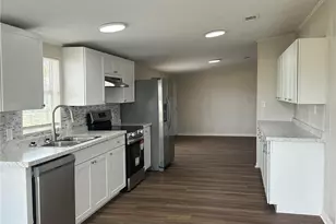 4128 W Bella Vista St, Lakeland, FL 33810 - Photo 2