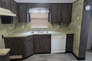 5353 7th St, Highland City, FL 33846 - Photo 10