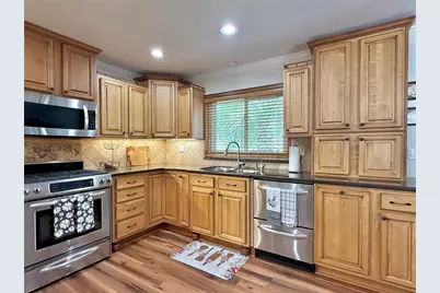 233 Greensview Drive, Avon Park, FL 33825 - Photo 6