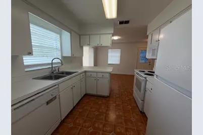 918 Grape Avenue, Saint Cloud, FL 34769 - Photo 4