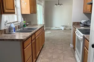 415 S Tangerine Ct, Eagle Lake, FL 33839 - Photo 4