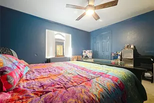 8402 Southwood Pines St, Lithia, FL 33547 - Photo 14