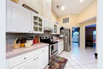 8402 Southwood Pines Street, Lithia, FL 33547 - Photo 10