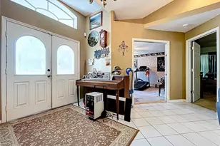 8402 Southwood Pines St, Lithia, FL 33547 - Photo 4