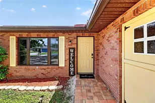 736 Scott Lake Village N, Lakeland, FL 33813 - Photo 2