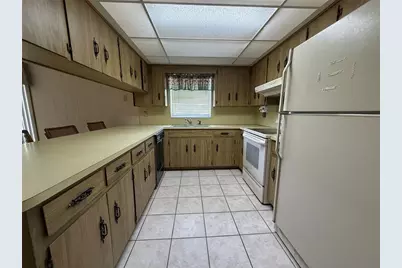 1313 Magdalene Court E, Lakeland, FL 33801 - Photo 2