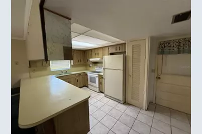 1313 Magdalene Court E, Lakeland, FL 33801 - Photo 4
