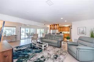 129 Cousley Dr SE, Port Charlotte, FL 33952 - Photo 6