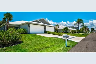 215 Lewis Circle #111, Punta Gorda, FL 33950 - Photo 2