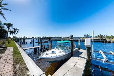 290 Lewis Circle #131, Punta Gorda, FL 33950 - Photo 2