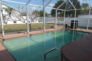 2421 Ivanhoe St, Port Charlotte, FL 33952 - Photo 8