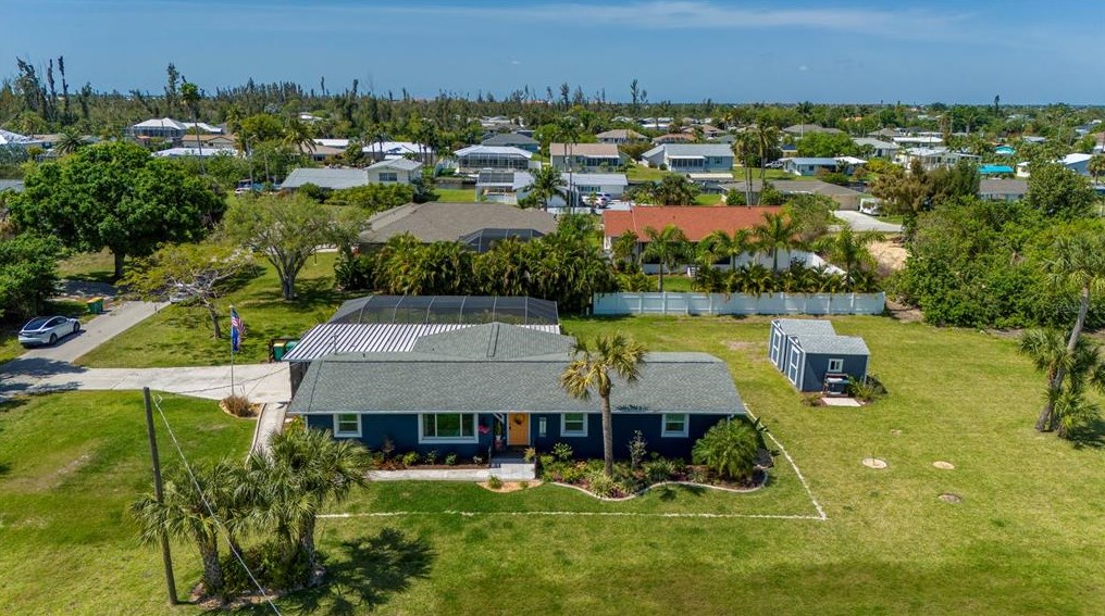 3319 Palm Dr, Punta Gorda FL  33950-3117 exterior