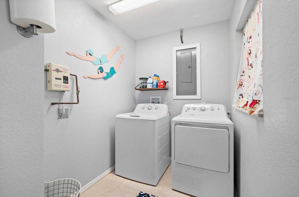 3319 Palm Dr, Punta Gorda FL  33950-3117 exterior