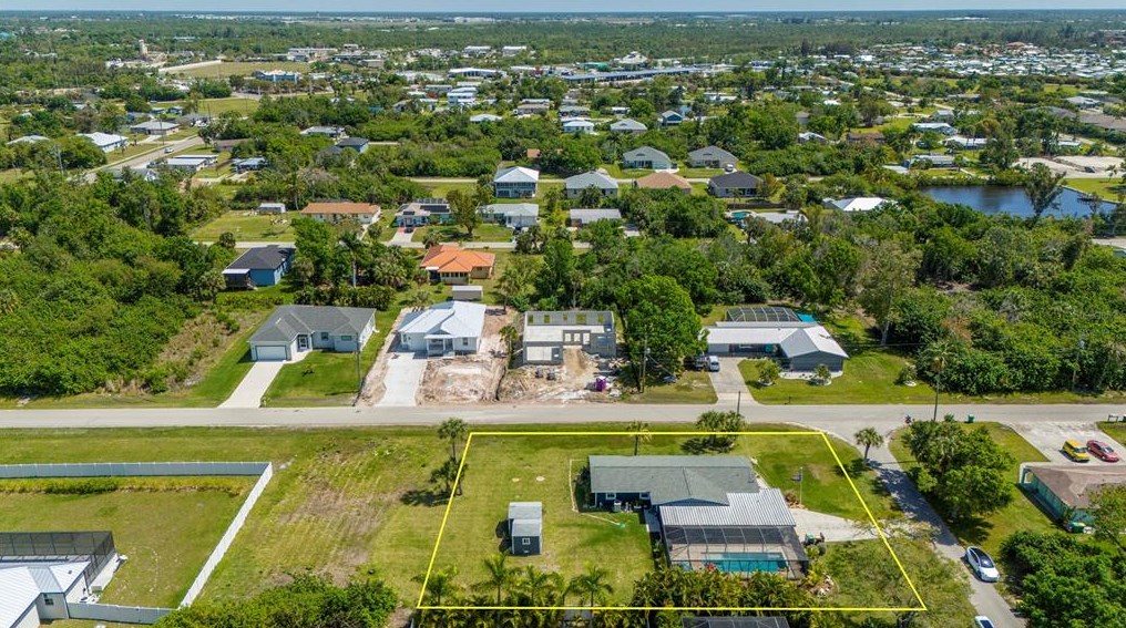 3319 Palm Dr, Punta Gorda FL  33950-3117 exterior