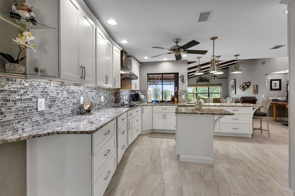 2824 Coral Way, Punta Gorda FL 33950-5033 exterior