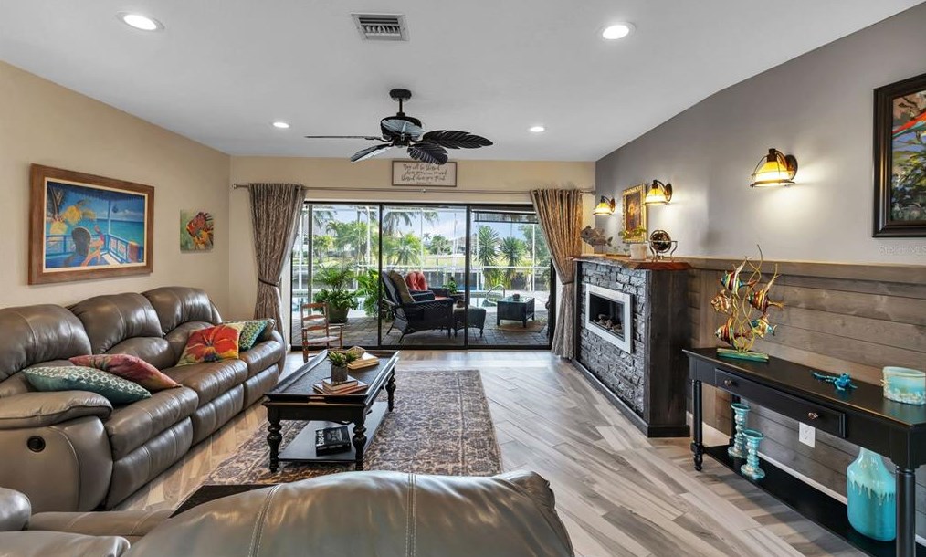 2824 Coral Way, Punta Gorda FL 33950-5033 exterior