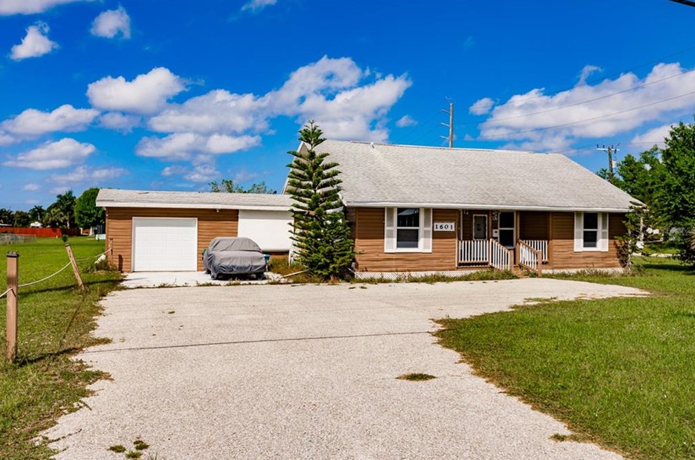 1601 Narranja St, Punta Gorda, FL 33950-6138