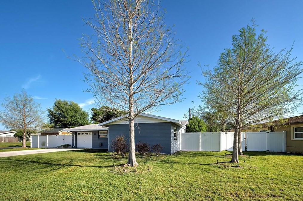 5351 Skyline Pl, Sarasota, FL 34232-5707