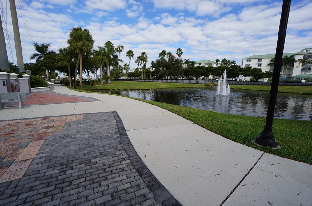 530 Monaco Dr, Punta Gorda FL 33950-7814 exterior