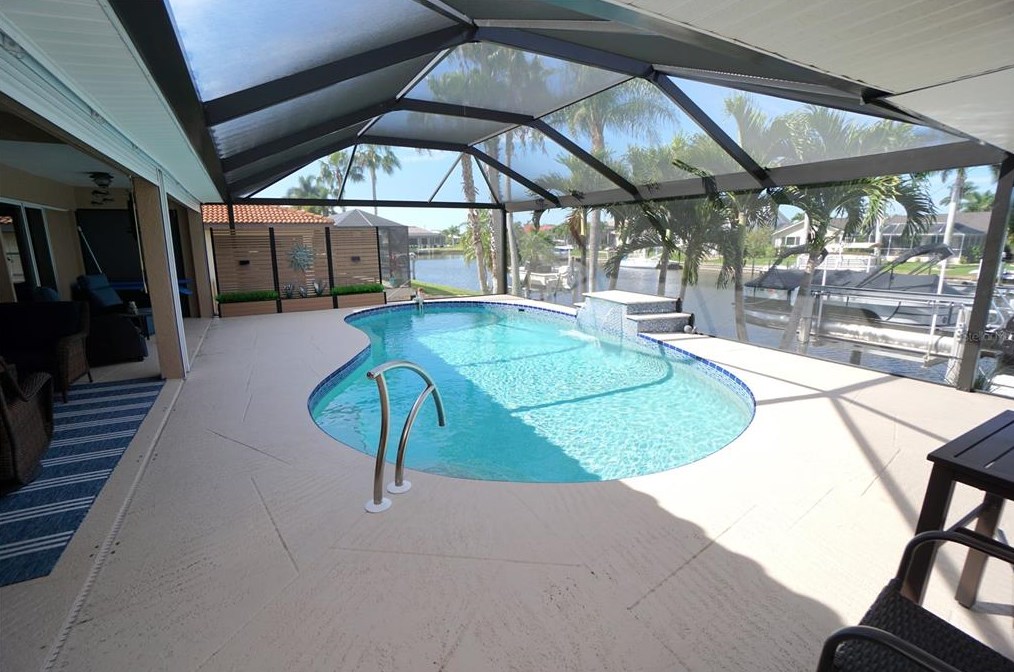 530 Monaco Dr, Punta Gorda FL 33950-7814 exterior