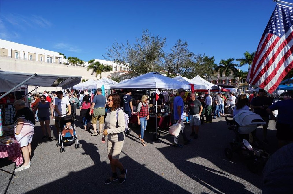 530 Monaco Dr, Punta Gorda FL 33950-7814 exterior